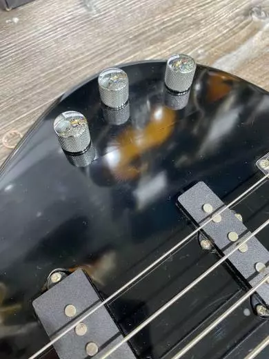 Nova P-Style Bass 2